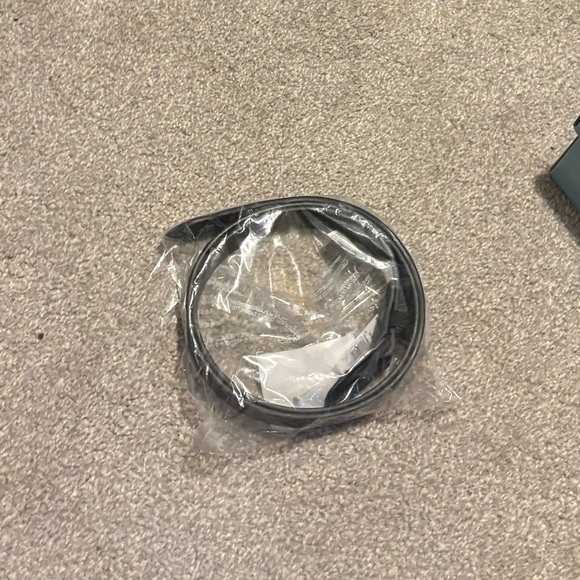 NWT Old Navy Faux-Leather Belt - Picture 2 of 3